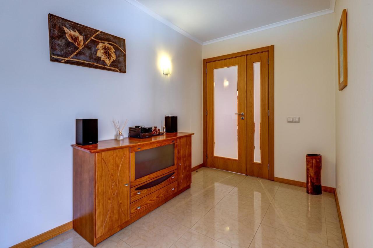 Two Bedroom Apartment With Rooftop Pool In Алвор Экстерьер фото