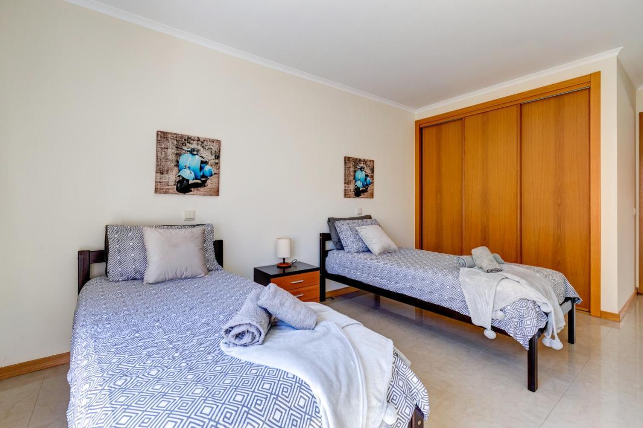 Two Bedroom Apartment With Rooftop Pool In Алвор Экстерьер фото